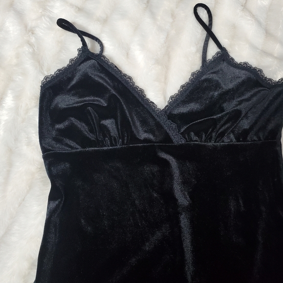 BLACK CRUSHED VELVET LACE LINED FORM FITTING DRESS! - Picture 9 of 14